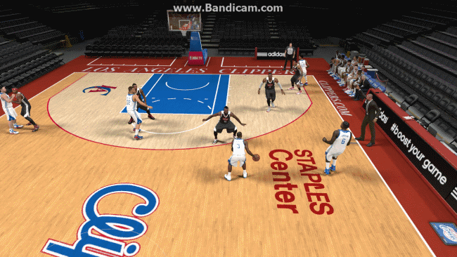 NBA2K15联防战术在不同场上的应用策略